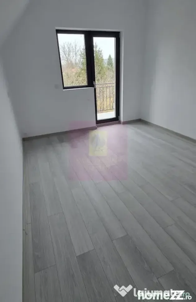 Vila de vanzare cu 4 camere in Brebu