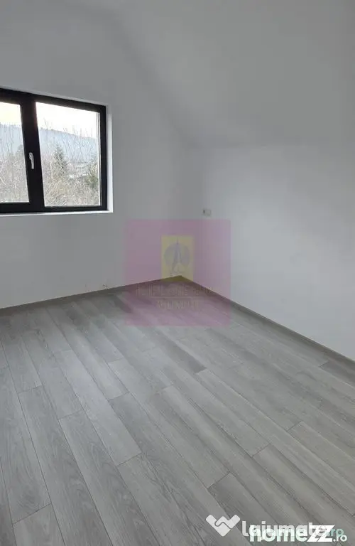 Vila de vanzare cu 4 camere in Brebu