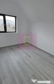 Vila de vanzare cu 4 camere in Brebu 
