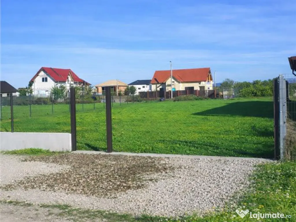 800mp teren intravilan, ingradit, cu facilitati, Bod, Brasov