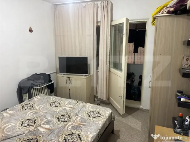 Apartament 3 camere, 55 mp, zona Vest - 9 mai