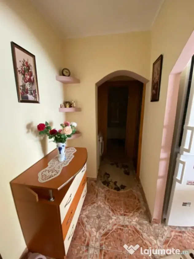 Etaj 1. Apartament 2 camere confort 1 , Progresu, mobilat.