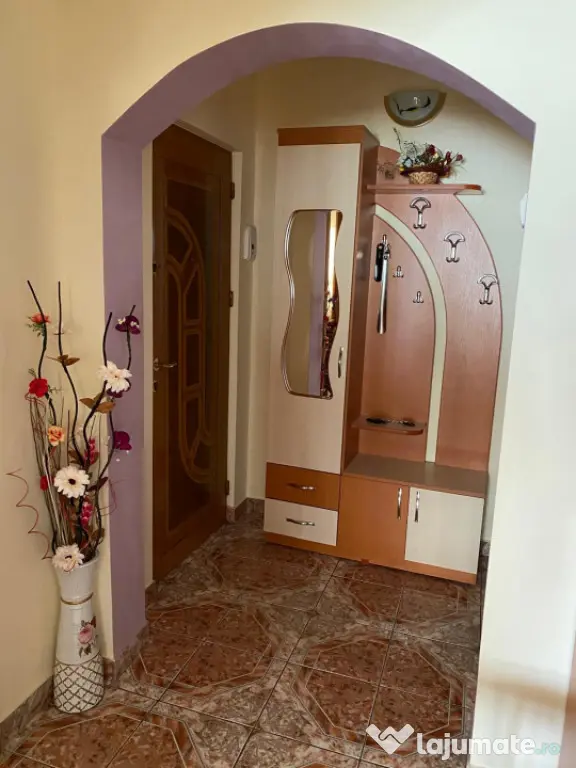 Etaj 1. Apartament 2 camere confort 1 , Progresu, mobilat.