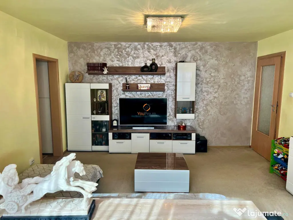 Apartament 3 camere Parter zona Spitalul Judetean