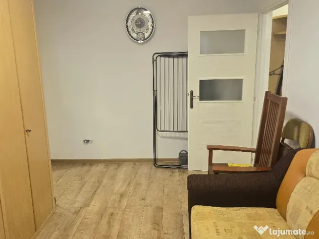 Vand apartament 2 camere, Deva, zona Maxa, etaj 1, mobilat, parcare