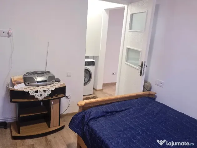 Vand apartament 2 camere, Deva, zona Maxa, etaj 1, mobilat, parcare