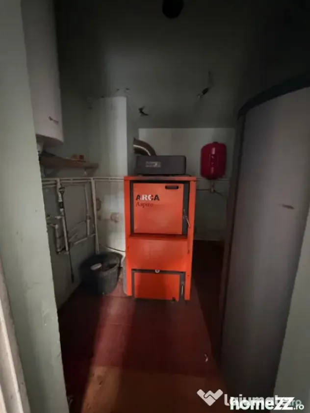 Casa spatioasa , teren 3300 mp, Dornesti - Dornesti (Suceava)