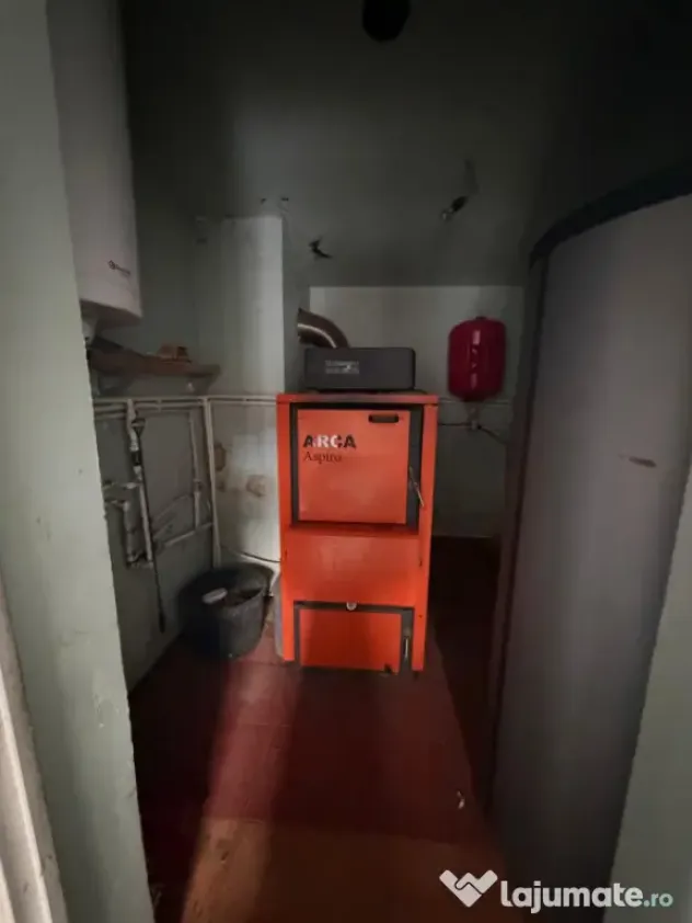 Casa spatioasa , teren 3300 mp, Dornesti