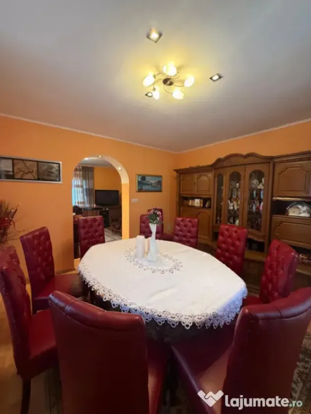 Casa spatioasa , teren 3300 mp, Dornesti