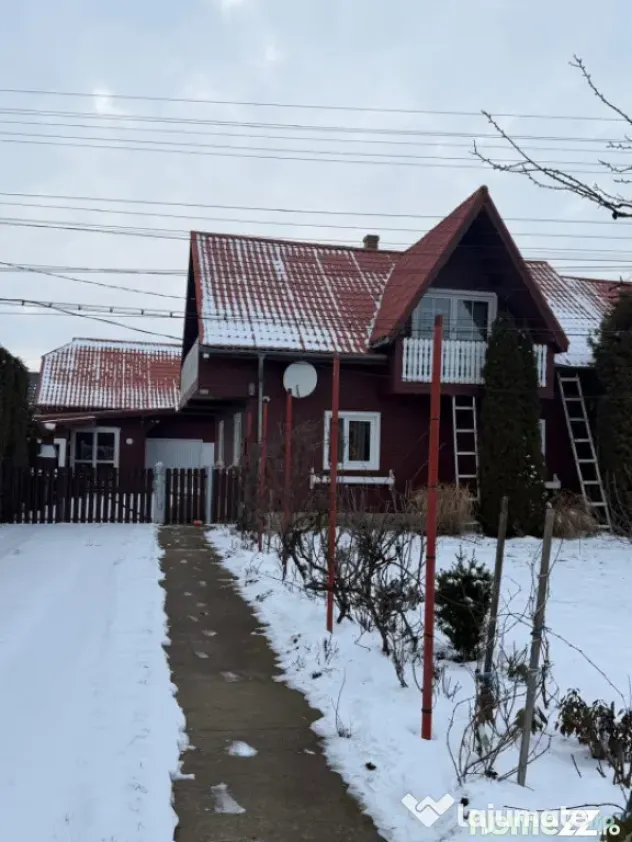 Casa spatioasa , teren 3300 mp, Dornesti - Dornesti (Suceava)