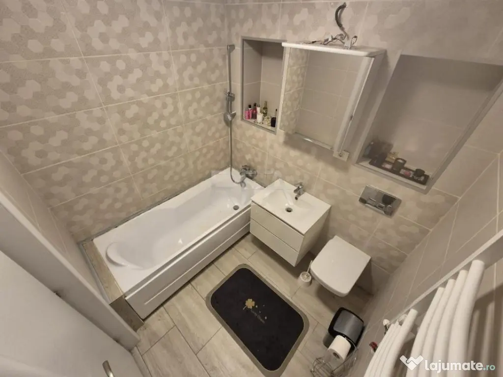 3 camere, et 2/8, boxa, 83mp-13 Septembrie, Marriott