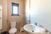 Casă / Vila de vanzare in Tunari, centru, parc, autobuz,... 