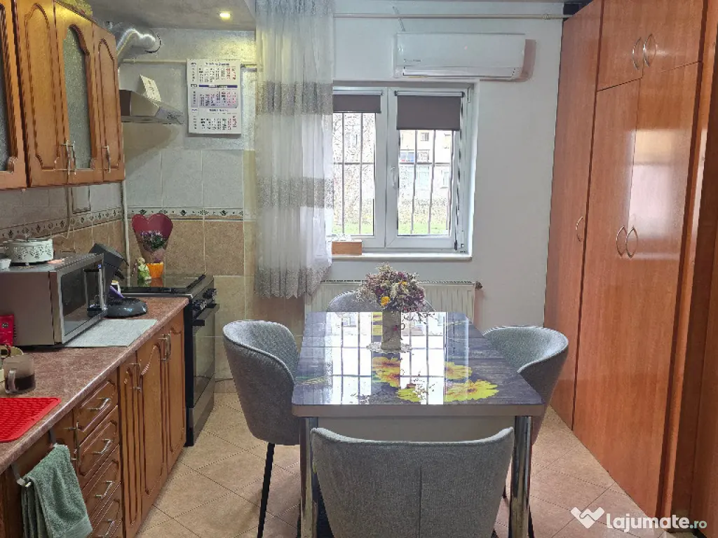 Vand apartament 3 camere decomandat in Deva, Pescarilor, parter inalt