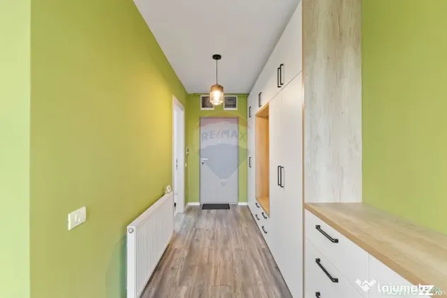 Apartament cu 3 camere + terasa de închiriat la Bourgeoi...