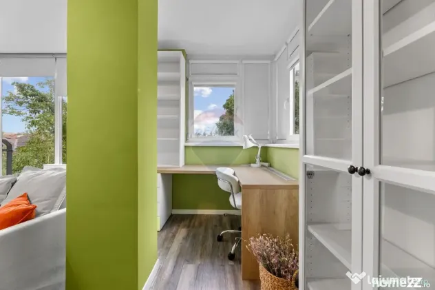 Apartament cu 3 camere + terasa de închiriat la Bourgeoi...