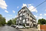 Apartament cu 3 camere + terasa de închiriat la Bourgeoi...