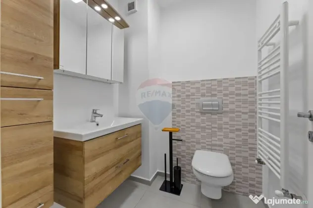 Apartament cu 3 camere + terasa de închiriat la Bourgeoi...