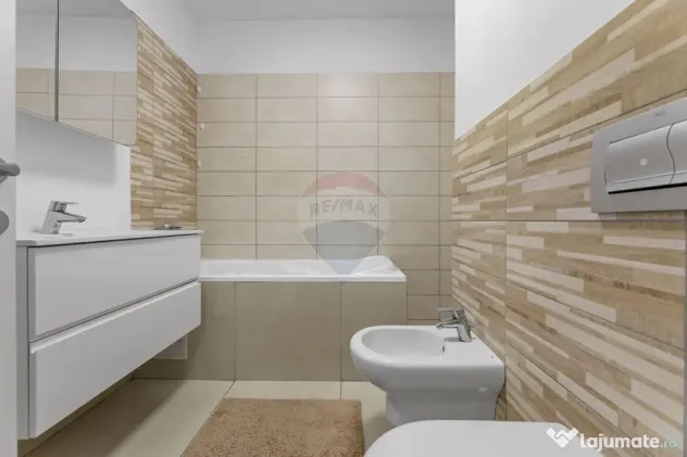 Apartament cu 3 camere + terasa de închiriat la Bourgeoi...