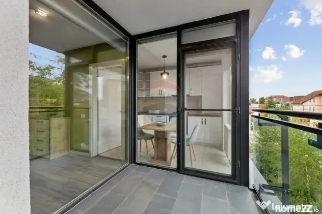 Apartament cu 3 camere + terasa de închiriat la Bourgeoi...