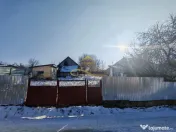 Teren 1.128 mp cu casă bătrânească – toate utilită... 
