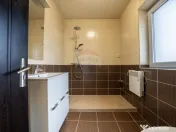Casă 4 camere cu teren 550 mp – Zona Izvor, Tărlungeni 