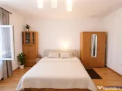 Apartament 3 camere, 140mp, cu acces auto in curte si facili 