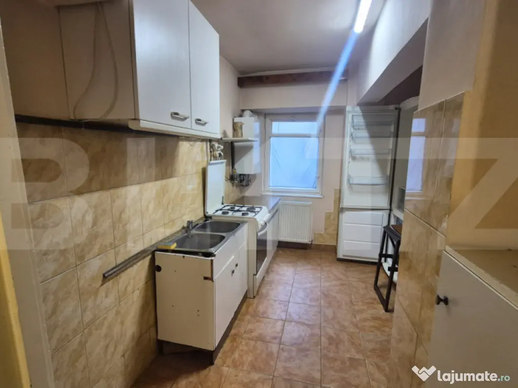 Apartament 3 camere de închiriat, 80 mp, zona Micro 16