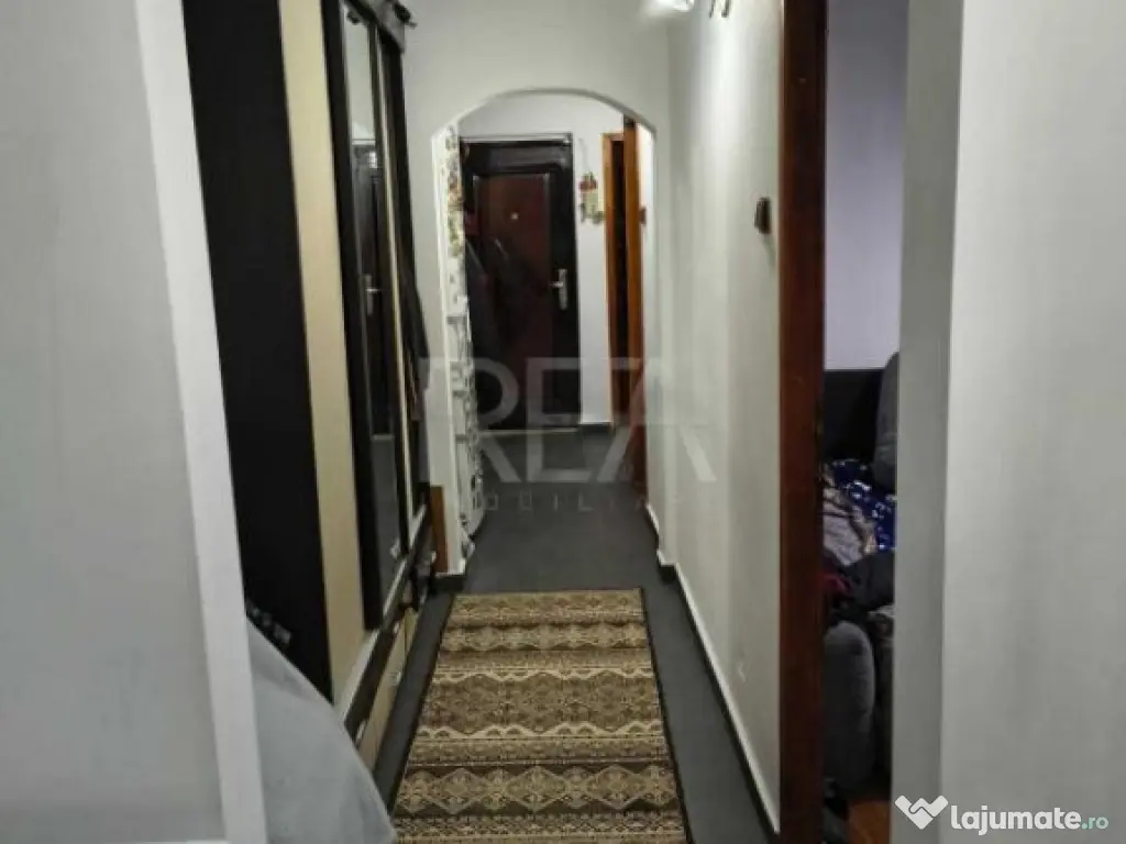 3 camere in bloc 1987 la etajul 1/4 - 4 minute Aparatorii Pa