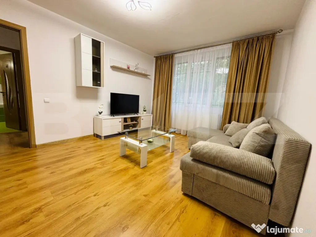 Apartament 2 camere de închiriat, Centru Civic