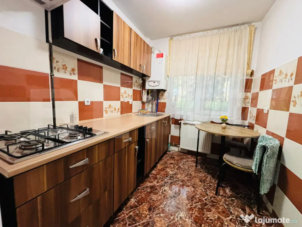 Apartament 2 camere de închiriat, Centru Civic