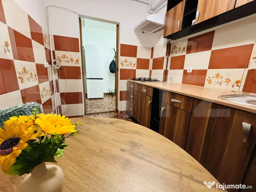Apartament 2 camere de închiriat, Centru Civic