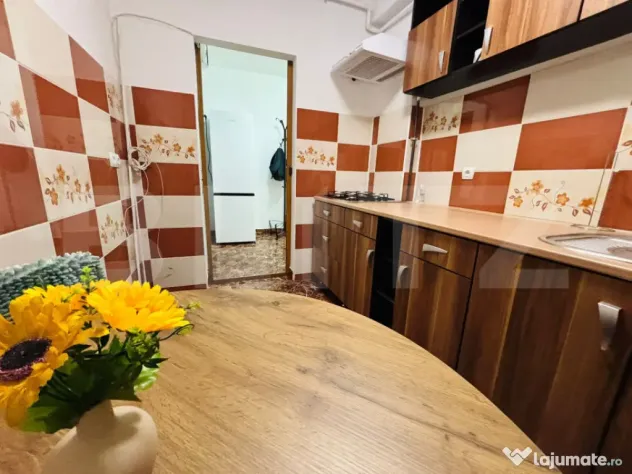 Apartament 2 camere de închiriat, Centru Civic