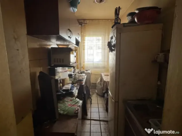 Garsonieră decomandată, 36 mp, zona Craiovita Noua