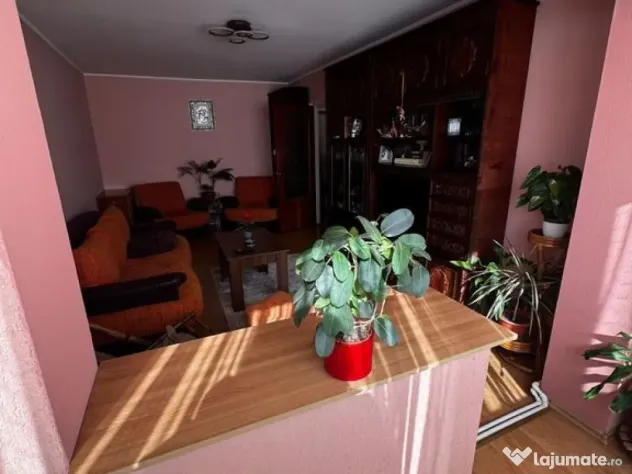Apartament 2 camere decomandat-zona Dacia