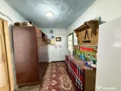 Casa Batraneasca la 8 km de Topoloveni 