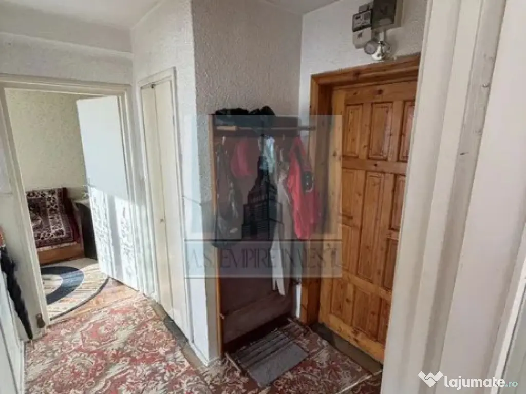 Apartament 3 camere , 60mp, Etj 2/3 - zona Râșnov/ISR