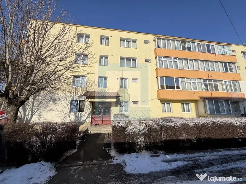 Apartament 3 camere , 60mp, Etj 2/3 - zona Râșnov/ISR