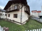 Casă / Vilă cu 5 camere de vânzare în zona Orasul Vechi 