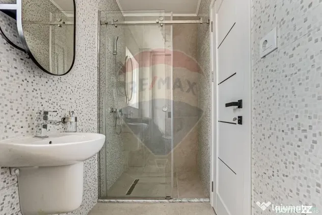 Apartament modern cu 3 camere de închiriat, bloc nou, Co...