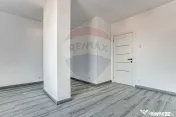 Apartament modern cu 3 camere de închiriat, bloc nou, Co...