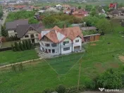 Casa cu 6 camere de vanzare, zona Centrala, Huedin 