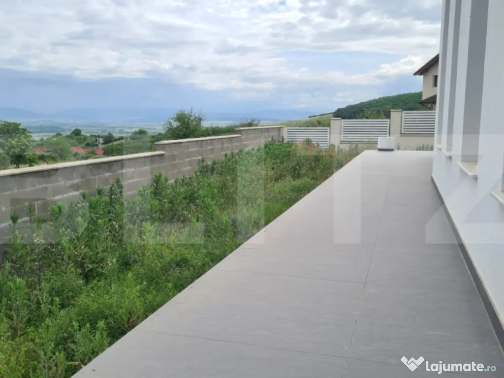 Locuinta + curte 1000 mp, 220 mp utili, zona Schit