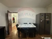 Casă / Vilă cu 5 camere de vânzare 