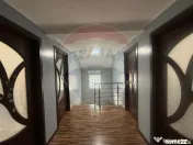 Casă / Vilă cu 5 camere de vânzare 