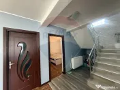 Casă / Vilă cu 5 camere de vânzare 