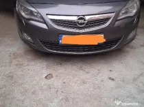 Mașină Opel Astra j