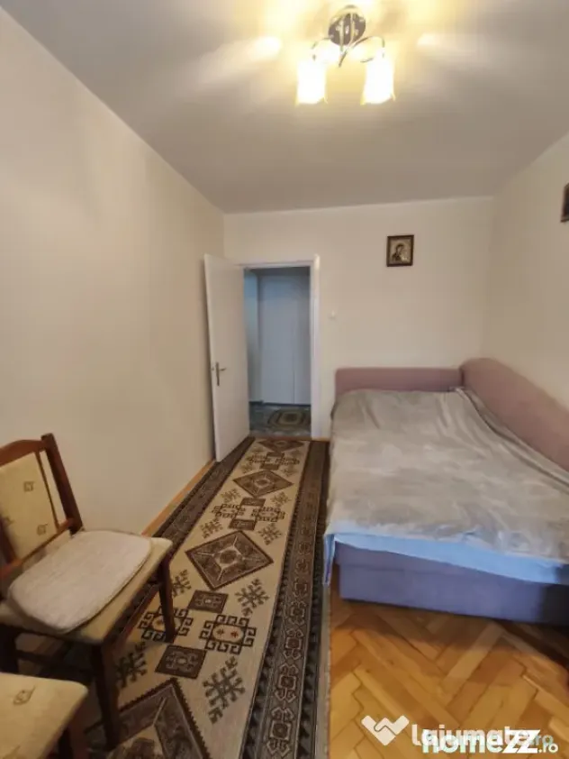 Apartament 3 camere+boxa, etaj 3, zona Hurmuzachi, Radauti