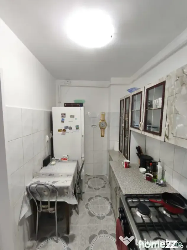 Apartament 3 camere+boxa, etaj 3, zona Hurmuzachi, Radauti