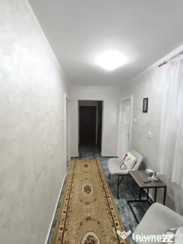 Apartament 3 camere+boxa, etaj 3, zona Hurmuzachi, Radauti