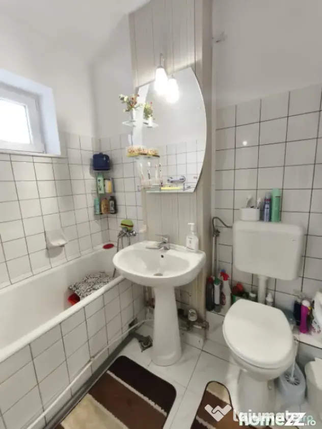 Apartament 3 camere+boxa, etaj 3, zona Hurmuzachi, Radauti